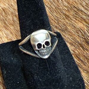Vintage Sterling Silver Skull Ring